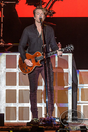 RascalFlatts-HylanPhotography-AllentownFair17-CatCountry96-2-2.jpg