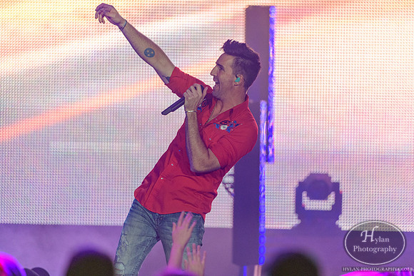 JakeOwen-HylanPhotography-MoheganSunArenaPa-CatCountry-210943.jpg