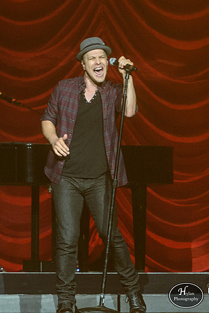 GavinDeGraw-HylanPhotography-PPLCenter-CatCountry-WLEV-01-4.jpg