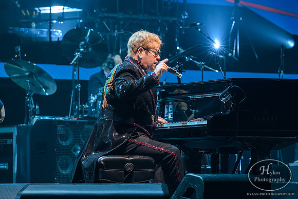 EltonJohn--FarewellYellowBrickRoad-HylanPhotography-PPLCenter-WLEV-3-3.jpg