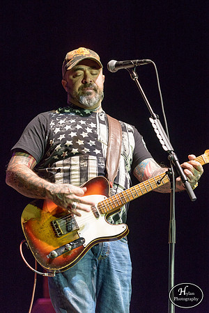 AaronLewis-HylanPhotography-SandsBethlehemEventCenter-CatCountry-212338.jpg