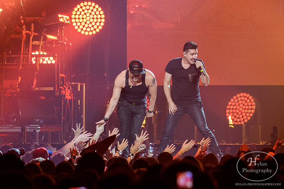 NKOTB-HylanPhotography-PPLCenter-WLEV-212900.jpg