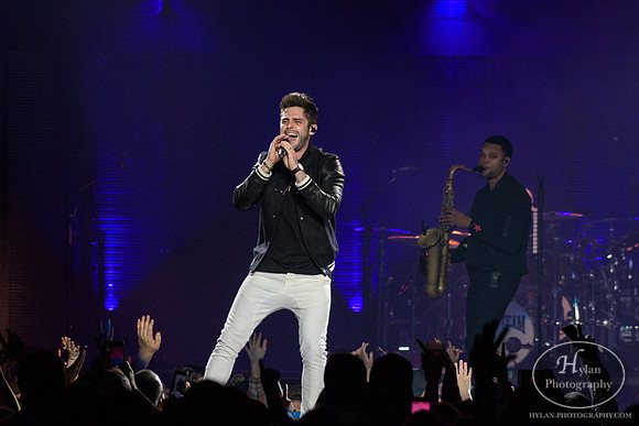ThomasRhett-HylanPhotography-MoheganSunArenaPa-CatCountry-02-2.jpg