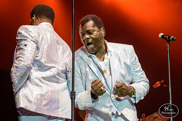TemptaionsReview_ft_DennisEdwards-HylanPhotography-SandsBethlehemEventCenter-WLEV-200340.jpg