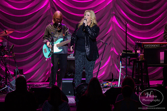 TrishaYearwood-HylanPhotography-FMKirby-CatCountry-205934.jpg