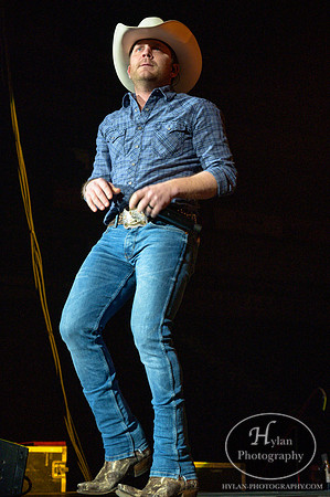 JustinMoore-HylanPhotography-MoheganPa-CatCountry96-2-4.jpg