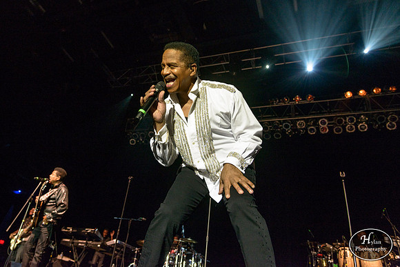 TheJacksons-HylanPhotography-SandsBethlehemEventCenter-WLEV-231056.jpg