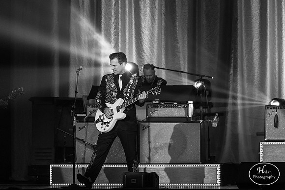 ChrisIsaak-HylanPhotography-SandsEventCenter-WLEV-201302.jpg